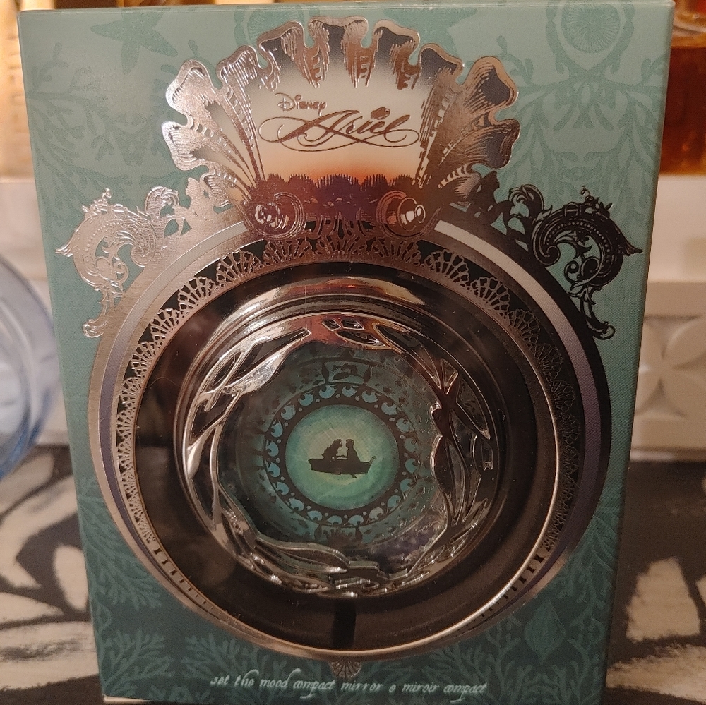 DISNEY ARIEL COMPACT MAKE UP MIRROR SOLD BY SEPHORA 2015 LIMITED EDITION